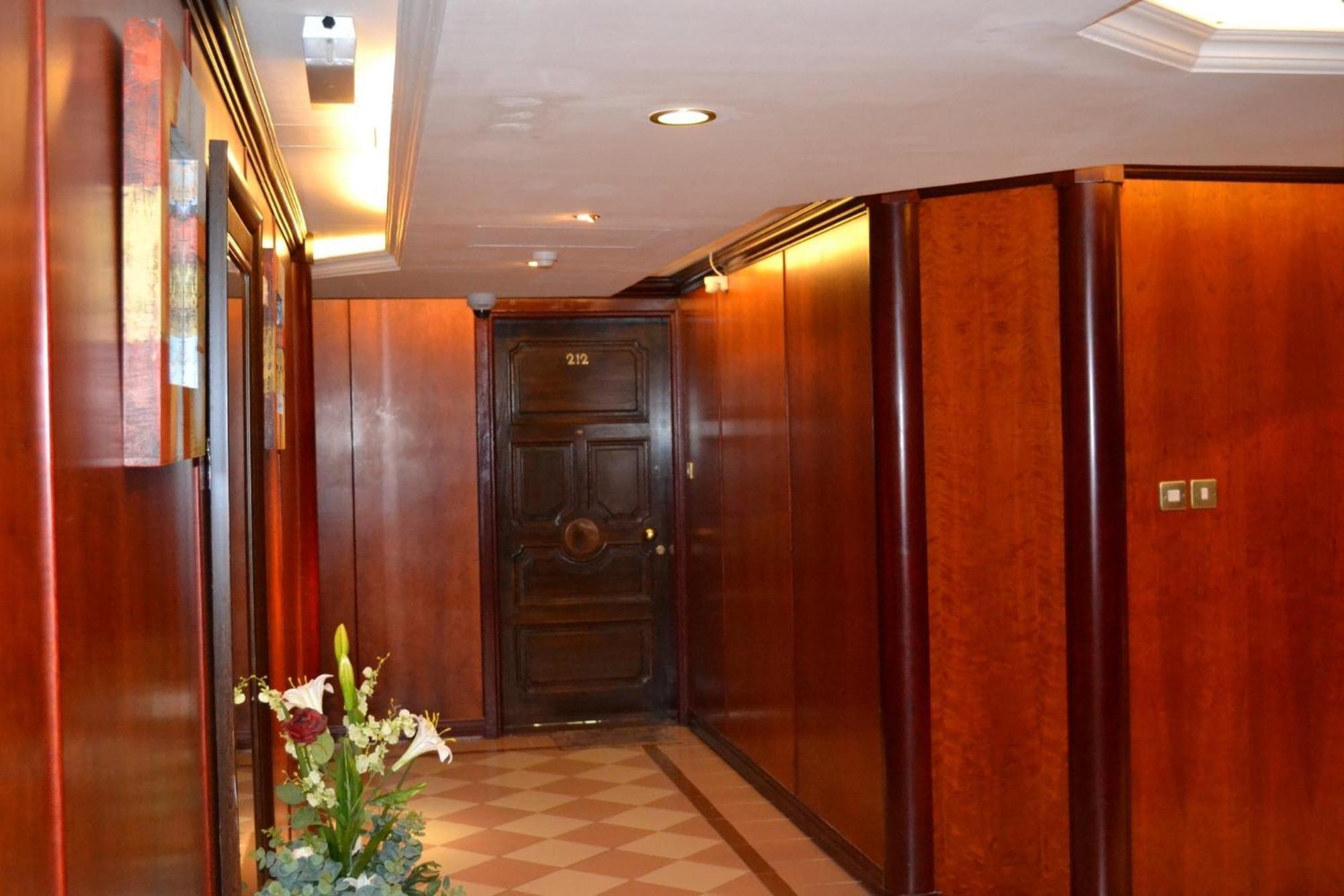 Aparthotel Plaza 4*