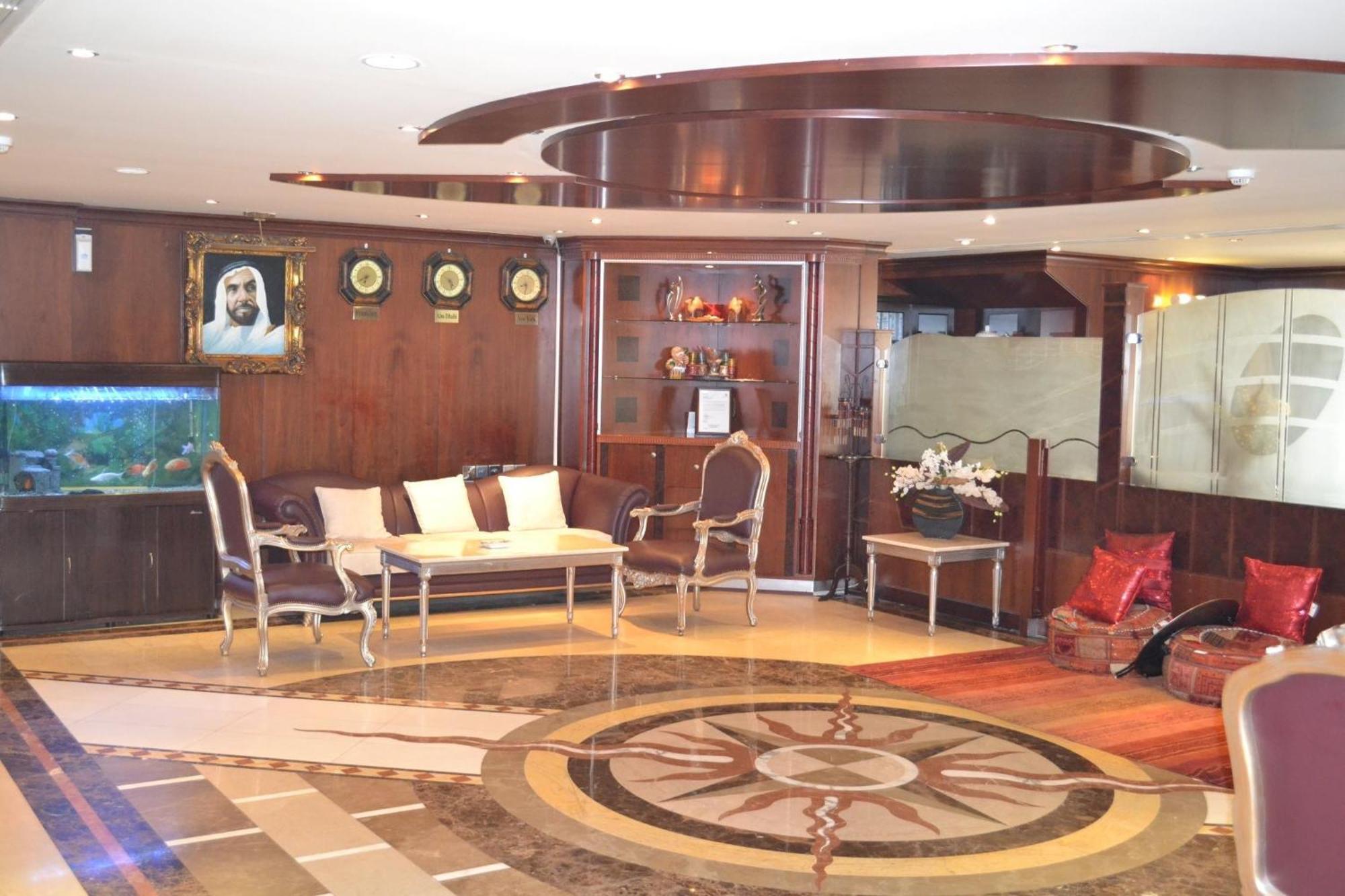 Plaza Aparthotel